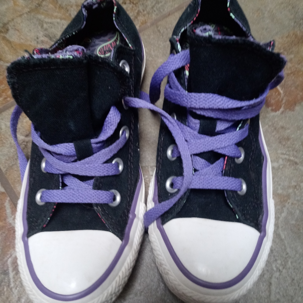 Black Converse - Picture 3 of 7